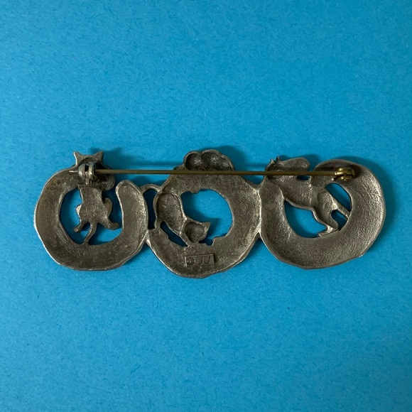 Pewter Cat Brooch - Picture 2 of 3